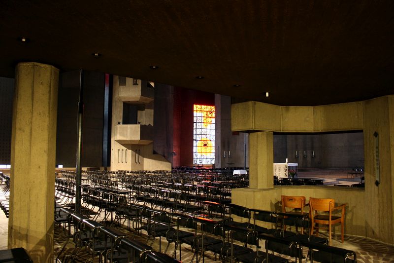 Vista del interior de la Catedral Mariana de Neviges